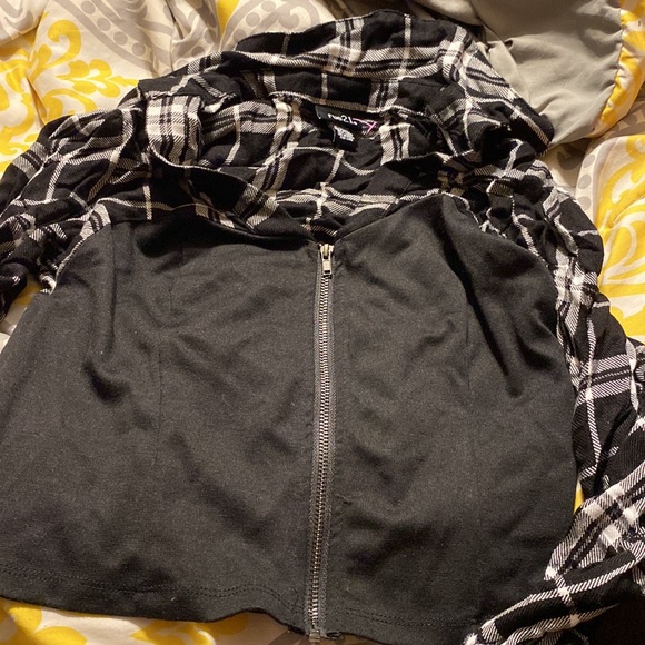 Zip up shirt - Picture 2 of 3